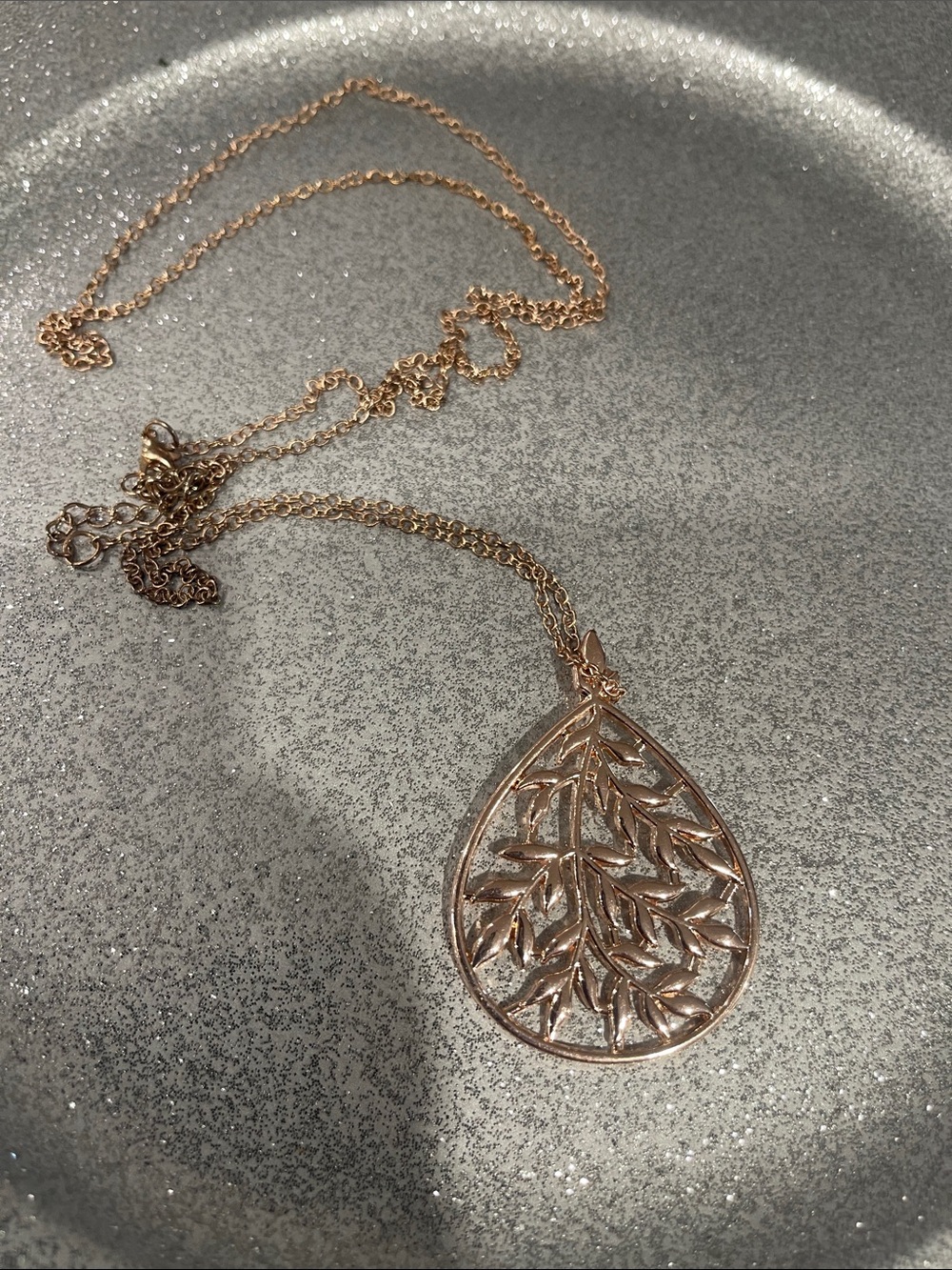 Delicate Rose Gold Leaf Teardrop Pendant Necklace